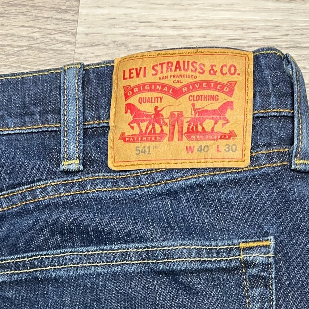 Levis 541 Athletic Fit Stretch Jeans Men's Sz 40W 30L Blue Dark Wash